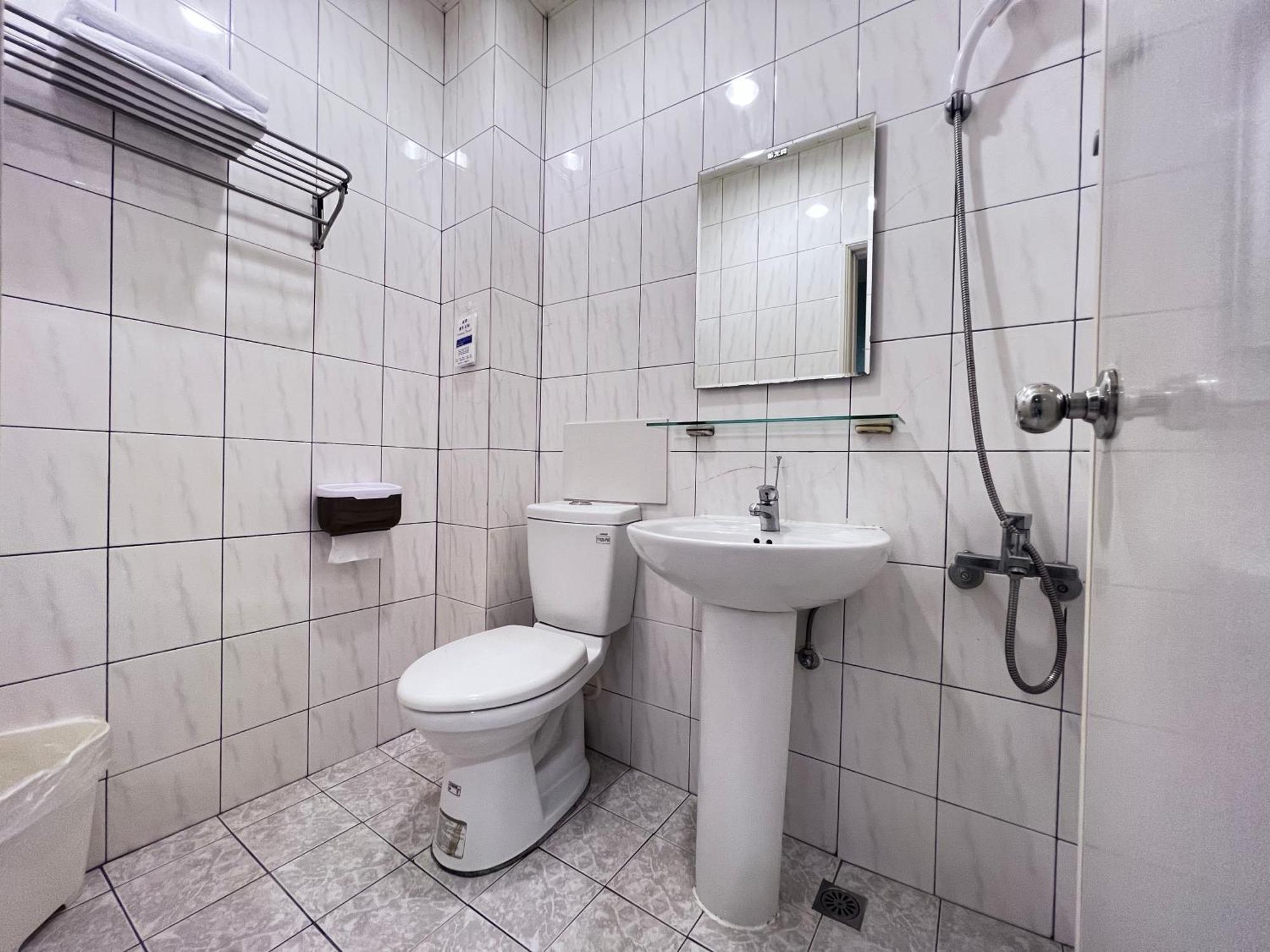 微趣 Wechill Hotel Tainan Luaran gambar